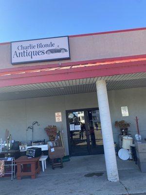 Charlie Browns Antiques & Used Furniture