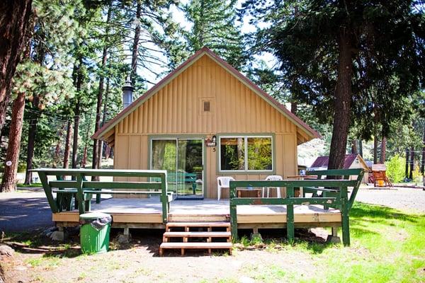 10 Cabins that are perfect for family reunions, fishing and hunting or just a night away!