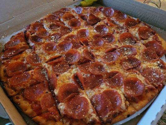 Pepperoni Pizza (14 inch)