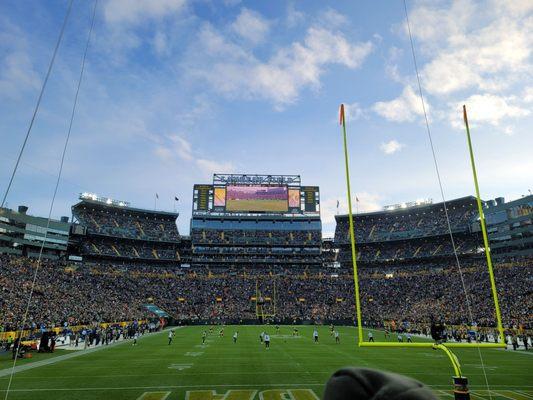 Look ma! I finally made it to lambeau field!!