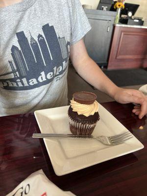 Peanut butter cup cupcake