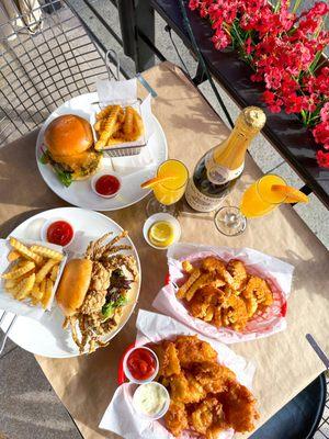 spider burger, fish and chips, cajun burger