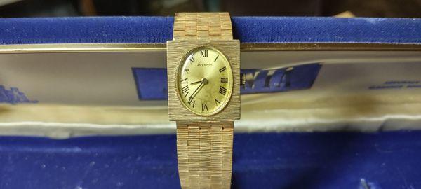 I need information about this watch.  I can't seem to find this one on the net for this Juvenia. 14k gold.