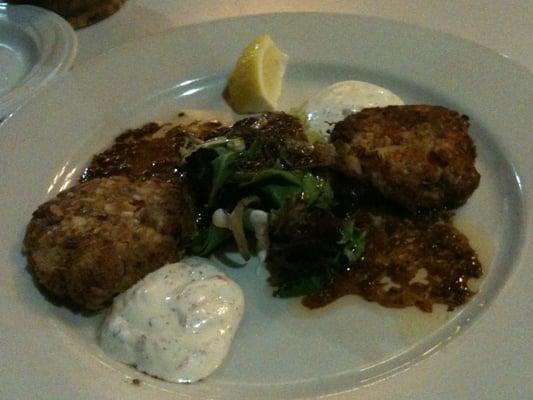 Almond crusted crab cakes