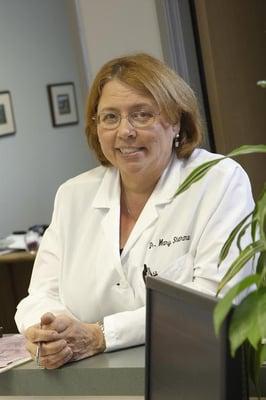 Dr. Mary Sherman
Internal Medicine and Nephrology