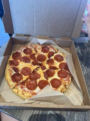 Small pepperoni pizza