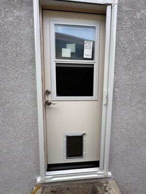 1/2 lite Fiberglass door with Doggie door,