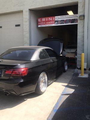 Charge pipe and blow off valves installed on a very nice 335i