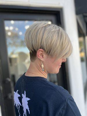 Cut and color that Mercedes did.