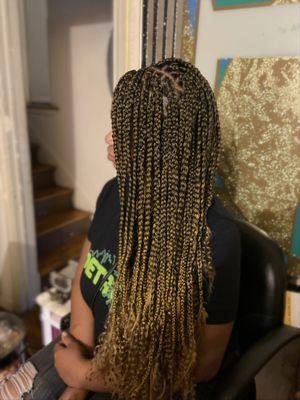 Medium size box braids with curls