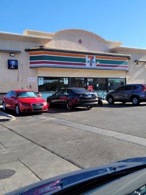 7-11 convenience store - Sinclair Gas station - 5/24/22