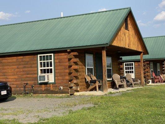 Middle Sized cabin - with kitchen and bathroom inside