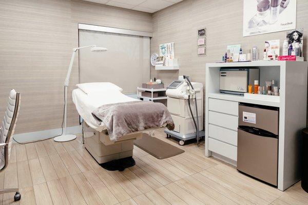 Enlighten MD treatment room