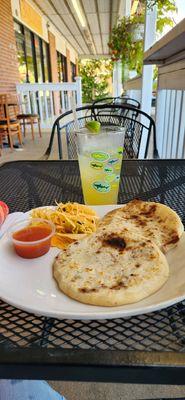 Pupusa lunch platter