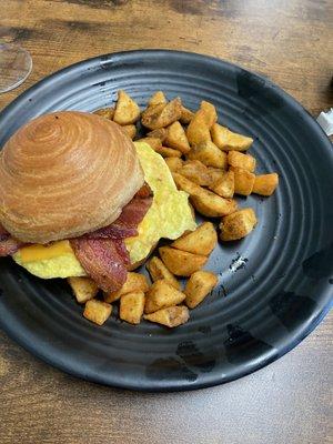 Breakfast sandwich