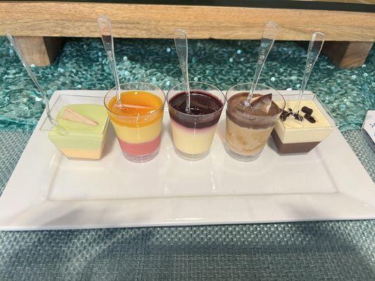 Dessert cups