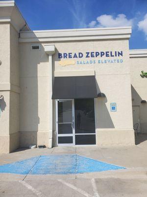 Front entrance of Bread Zeppelin in Los Colinas, Irving Texas.