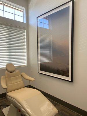 One of the injection rooms at Artemedica Healdsburg where we offer Botox, Juvederm, Restylane, RHA Fillers, Dysport, Kybella & Sculptra.