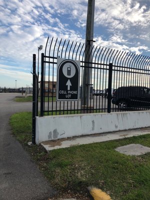 Cell phone lot at Hobby Airport