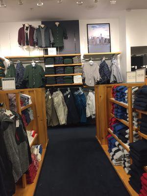 Nautica of Wrentham -- Wrentham Outlets : 1 Premium Outlet Boulevard, Wrentham              Interior