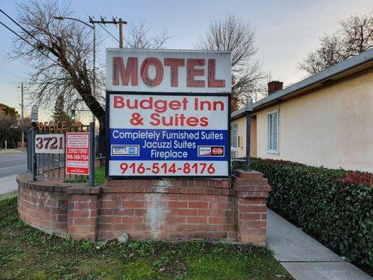 Budget Inn & Suites