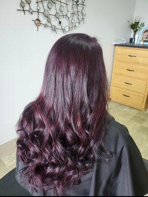 Look at that shine!! Long violet locks!!