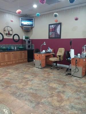 Lovely & clean.....BEAUTI NAILS, Faribault, Mn