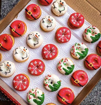 Christmas doughnut decoration