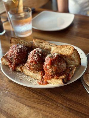 MAS MEATBALL SLIDERS