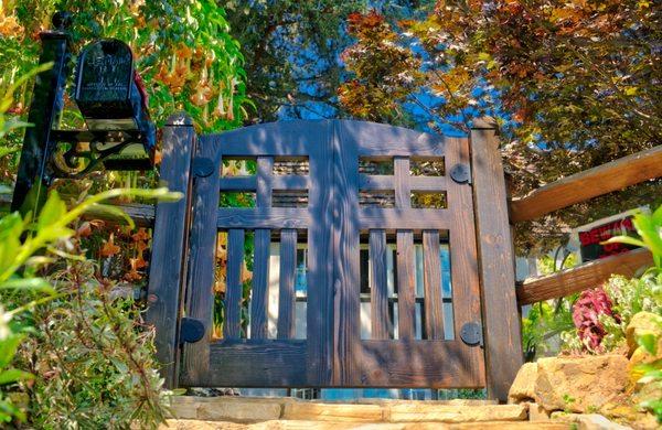 Rustic Entry Gates - Brentwood