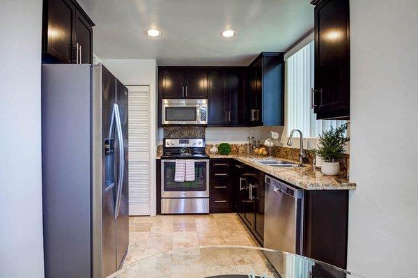 Kitchen at L'Estancia Apartment Homes