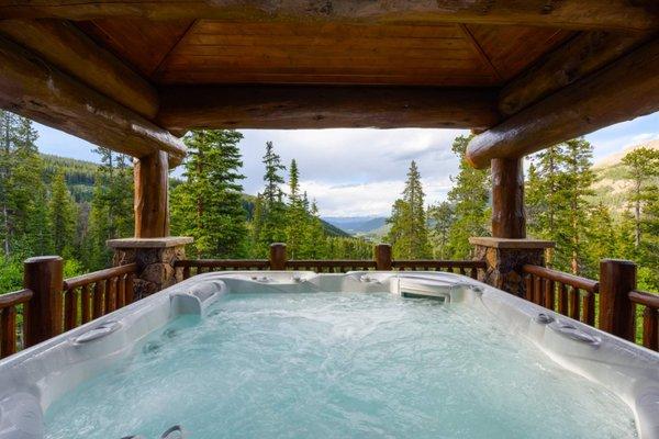 The view from the hot tub at Mountain Kingdom is unparalleled.