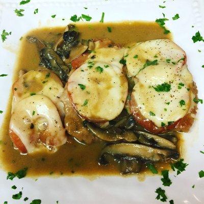 Veal saltimbocca .