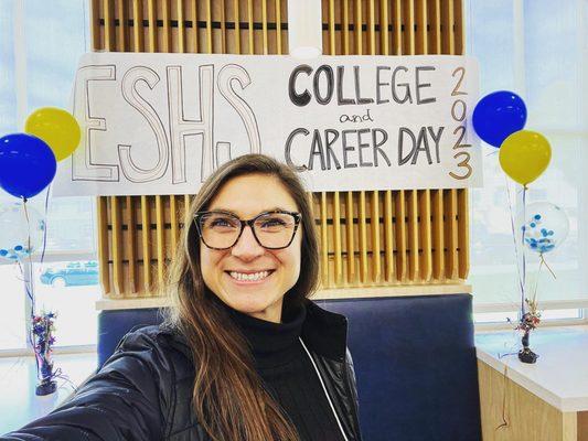 Dr. Jenny got to go on a field trip! She was a guest speaker at the ESHS Career Day sharing her experience as an optometrist & entrepreneur.