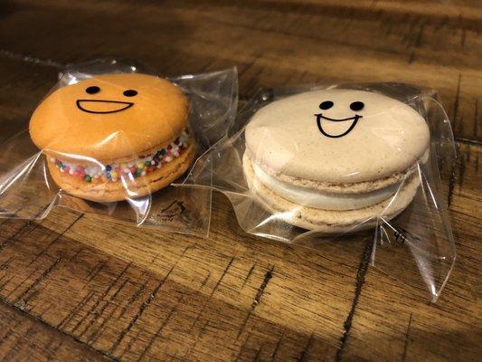 Macarons sealed in these super cute bags with faces.