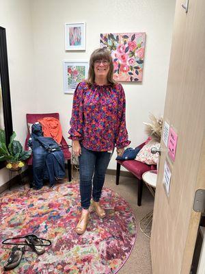 My 66 year sister Patti looking like a million dollars after a visit to the Pink Pineapple Boutique!  Kassidy fixed her up, head to toe!