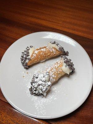 Mini Chocolate Chip Cannoli delicious