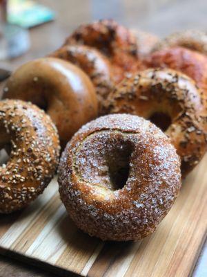 Assortment of bagels. (Ig: @alisa.eats.food)