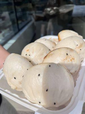 pan fried pork buns ($10)