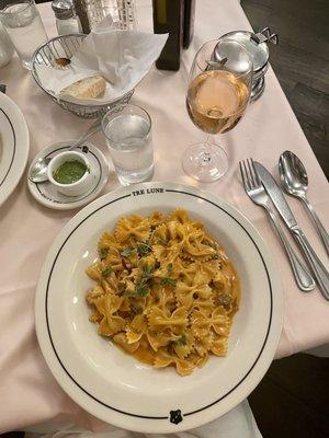 Farfalle (dinner special), Rose