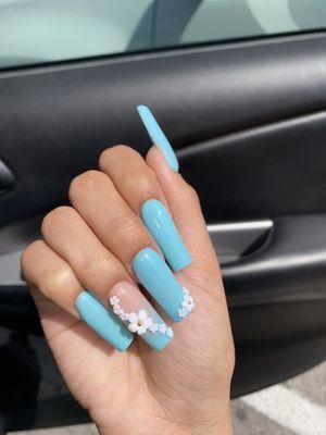 flower nail inspo