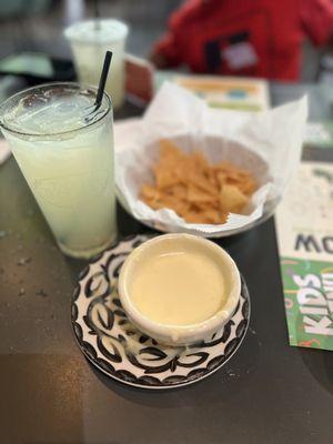 Queso Blanco con Nachos