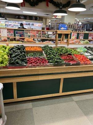 Look at this hot pepper selection, labeled properly. Albert has a wicker basket with various varieties. Cheap!!