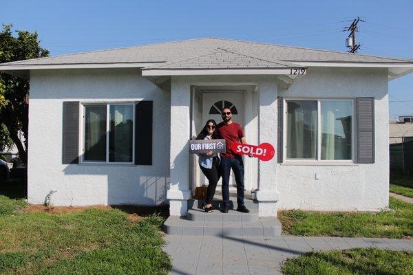 Happy first time home buyers ready to move in purchasing their starter home in LA County! Congrats to them!