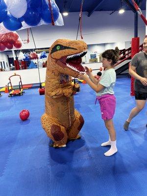 Dinosaurs and our little ones having fun!
 
 Sensory-safe gym/ Indoor play gym / Kids birthday parties