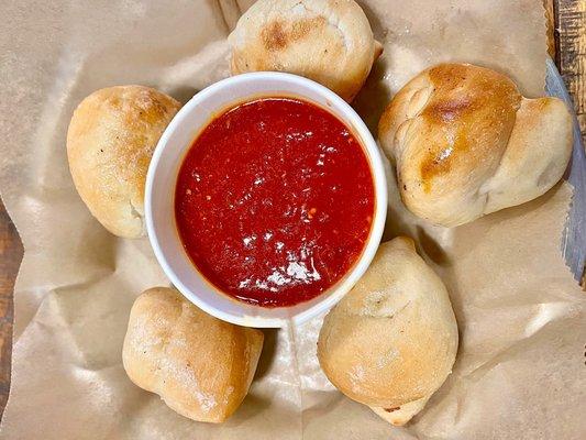 Garlic Knots with Marinara Sauce