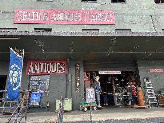 Seattle Antiques Market