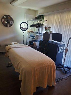 The other side of massage room with even MORE tools!