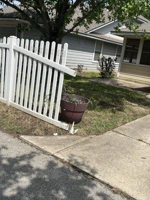 Broken fence never fixed during our tenancy!