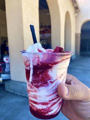 Vanilla Soft Serve w/Strawberries